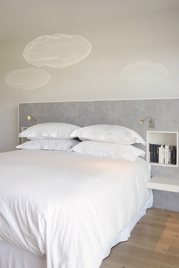 chambre tête de lit sur mesure agencement réalisé par Emmanuelle Milhaud Agence Maloédesign Décoration d'intérieur raisonnée, designer d'intérieur, décoratrice et architecte d'intérieur sur Toulouse et la Haute Garonne