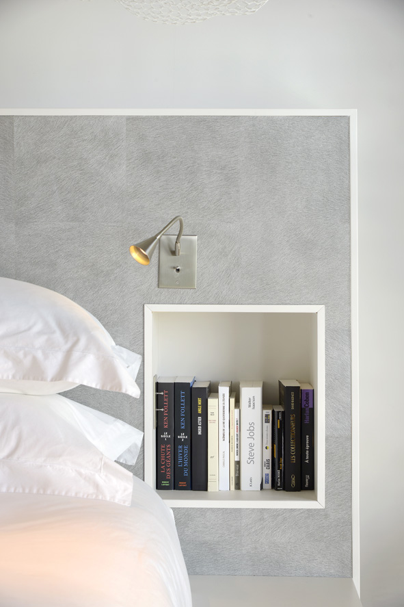 chambre tête de lit sur mesure avec liseuse agencement réalisé par Emmanuelle Milhaud Agence Maloédesign Décoration d'intérieur raisonnée, designer d'intérieur, décoratrice et architecte d'intérieur sur Toulouse et la Haute Garonne